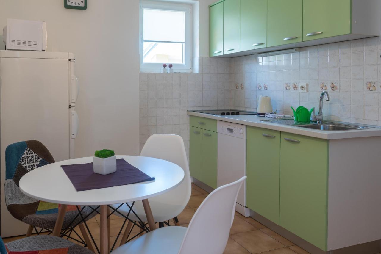 Apartments Bogdanic Krk I クルク エクステリア 写真