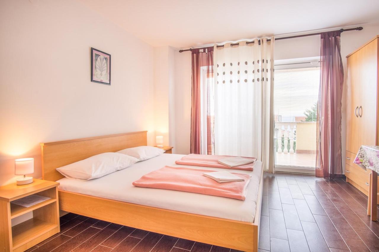 Apartments Bogdanic Krk I クルク エクステリア 写真