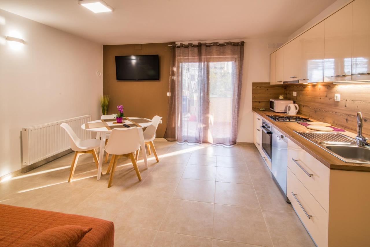 Apartments Bogdanic Krk I クルク エクステリア 写真