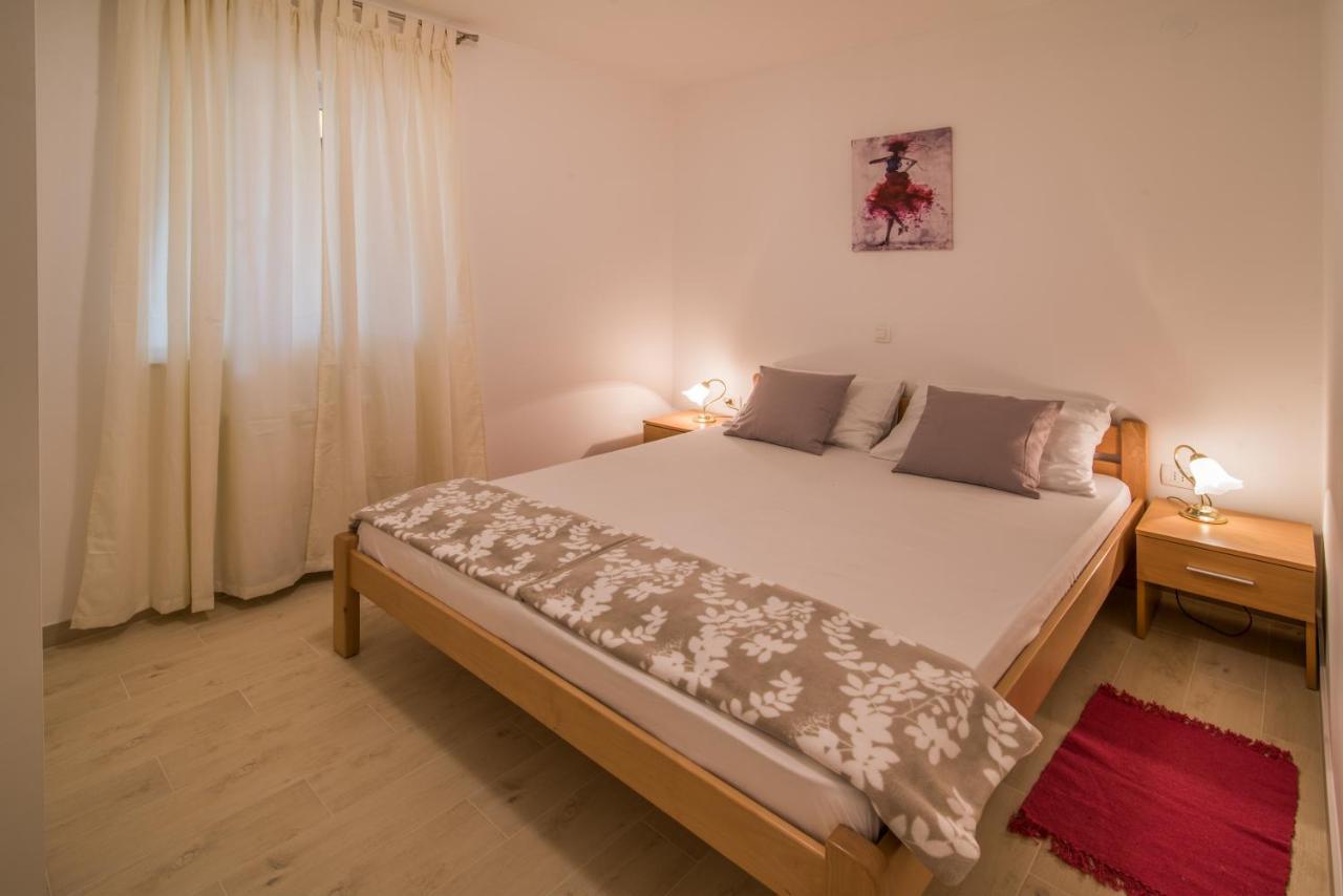 Apartments Bogdanic Krk I クルク エクステリア 写真