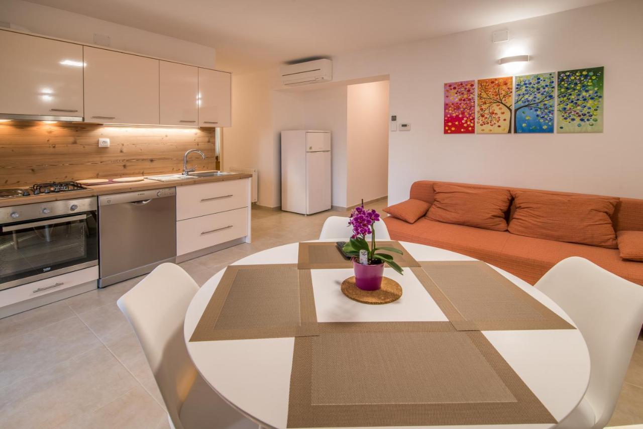 Apartments Bogdanic Krk I クルク エクステリア 写真