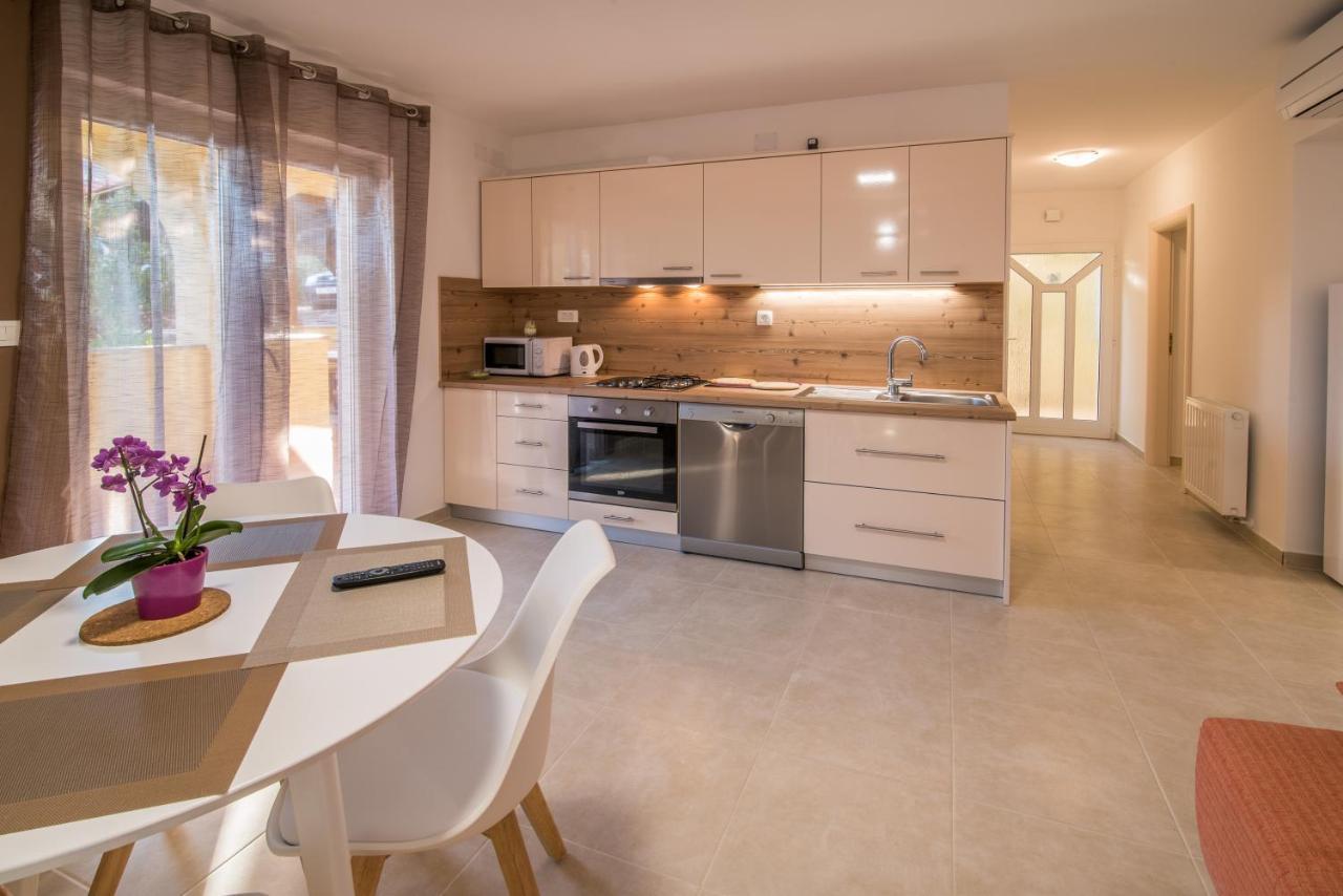 Apartments Bogdanic Krk I クルク エクステリア 写真