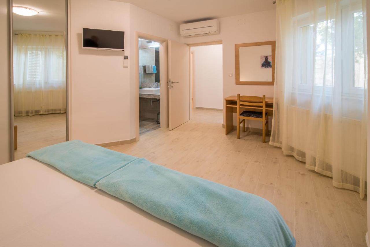 Apartments Bogdanic Krk I クルク エクステリア 写真